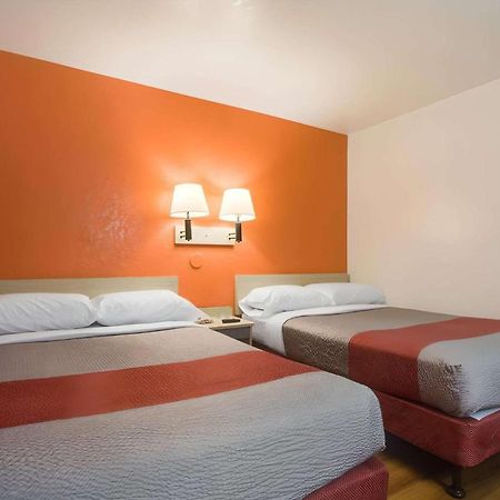 Park Inn By Radisson, Lakewood Bagian luar foto