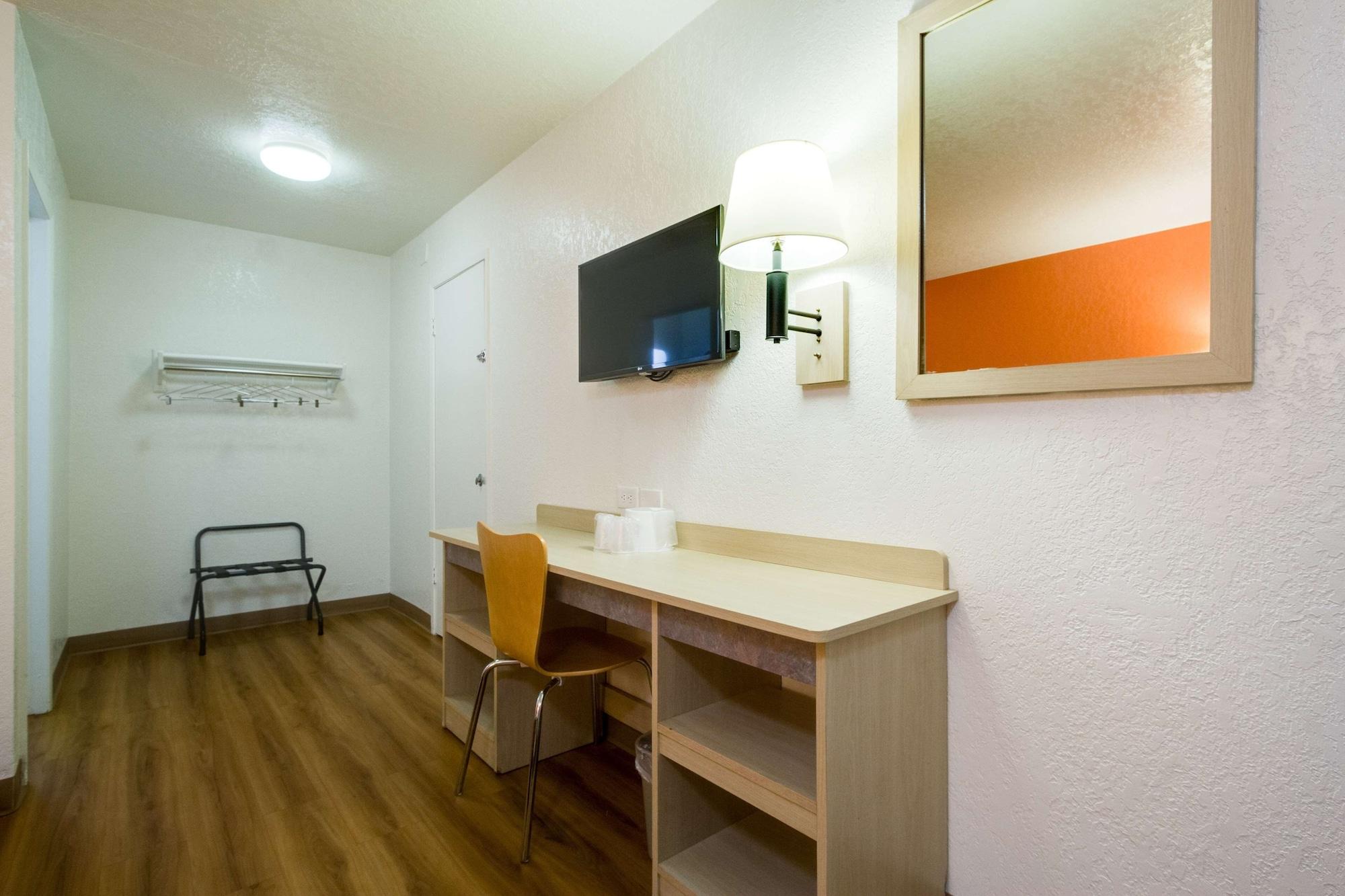 Park Inn By Radisson, Lakewood Bagian luar foto