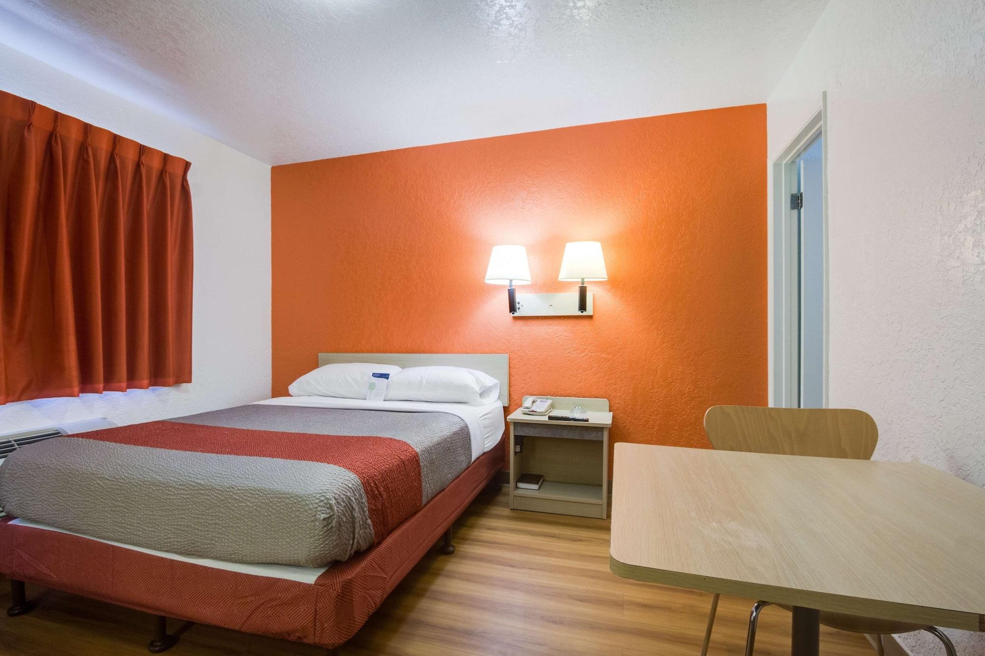 Park Inn By Radisson, Lakewood Bagian luar foto