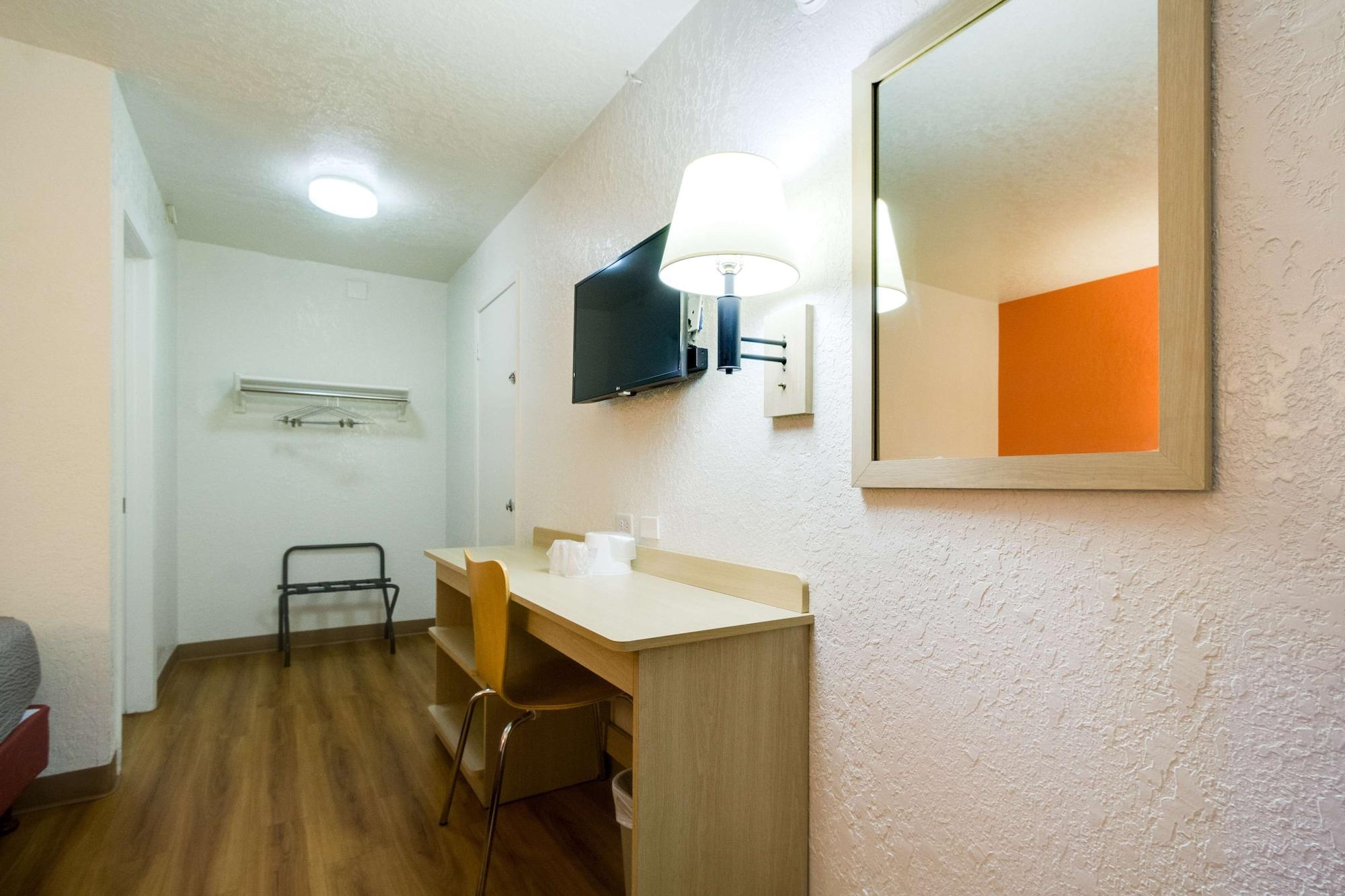 Park Inn By Radisson, Lakewood Bagian luar foto