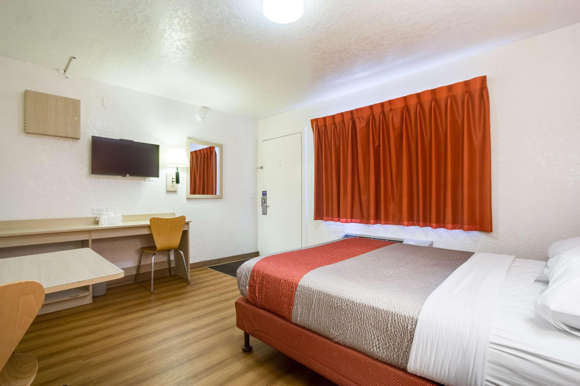 Park Inn By Radisson, Lakewood Bagian luar foto