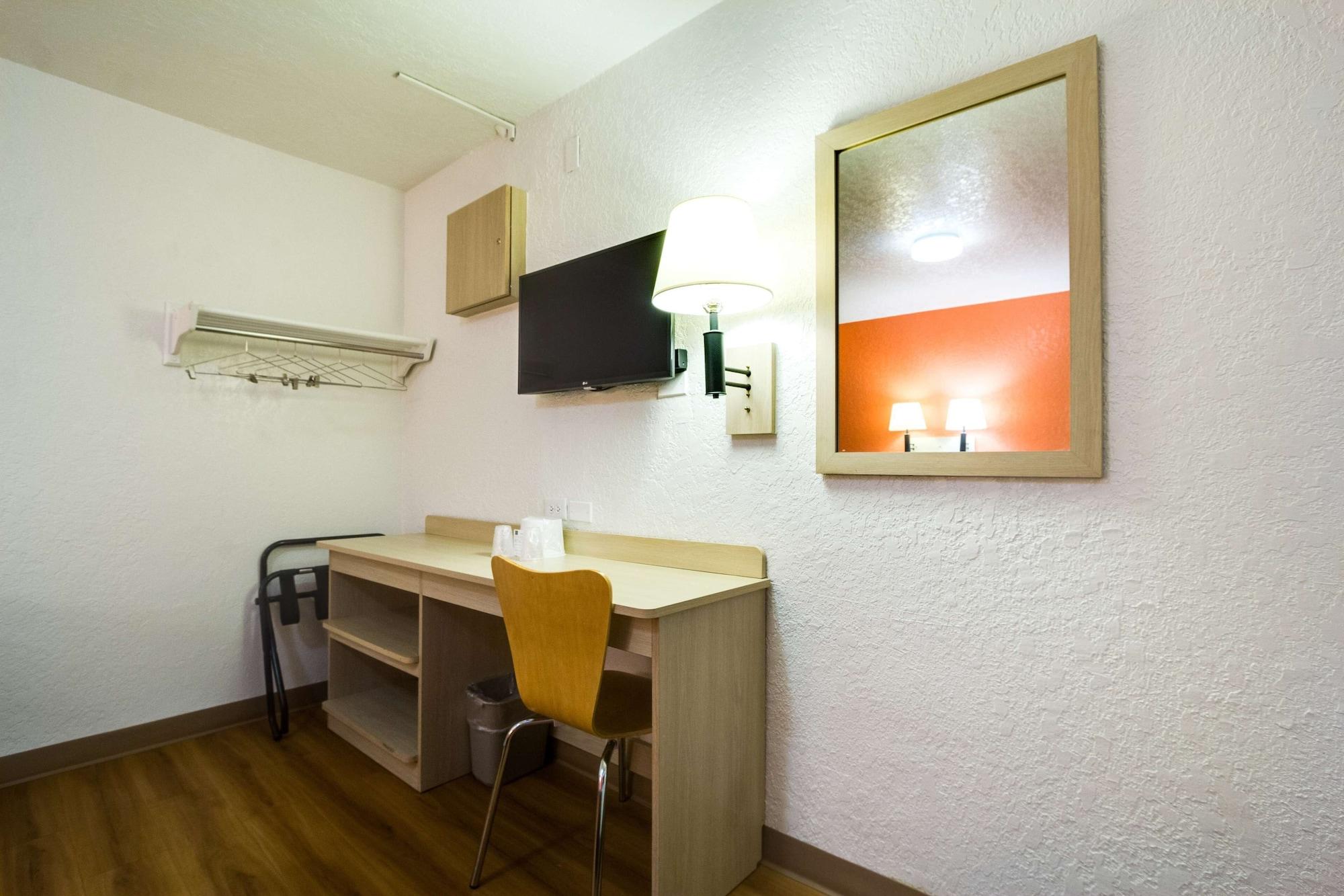 Park Inn By Radisson, Lakewood Bagian luar foto