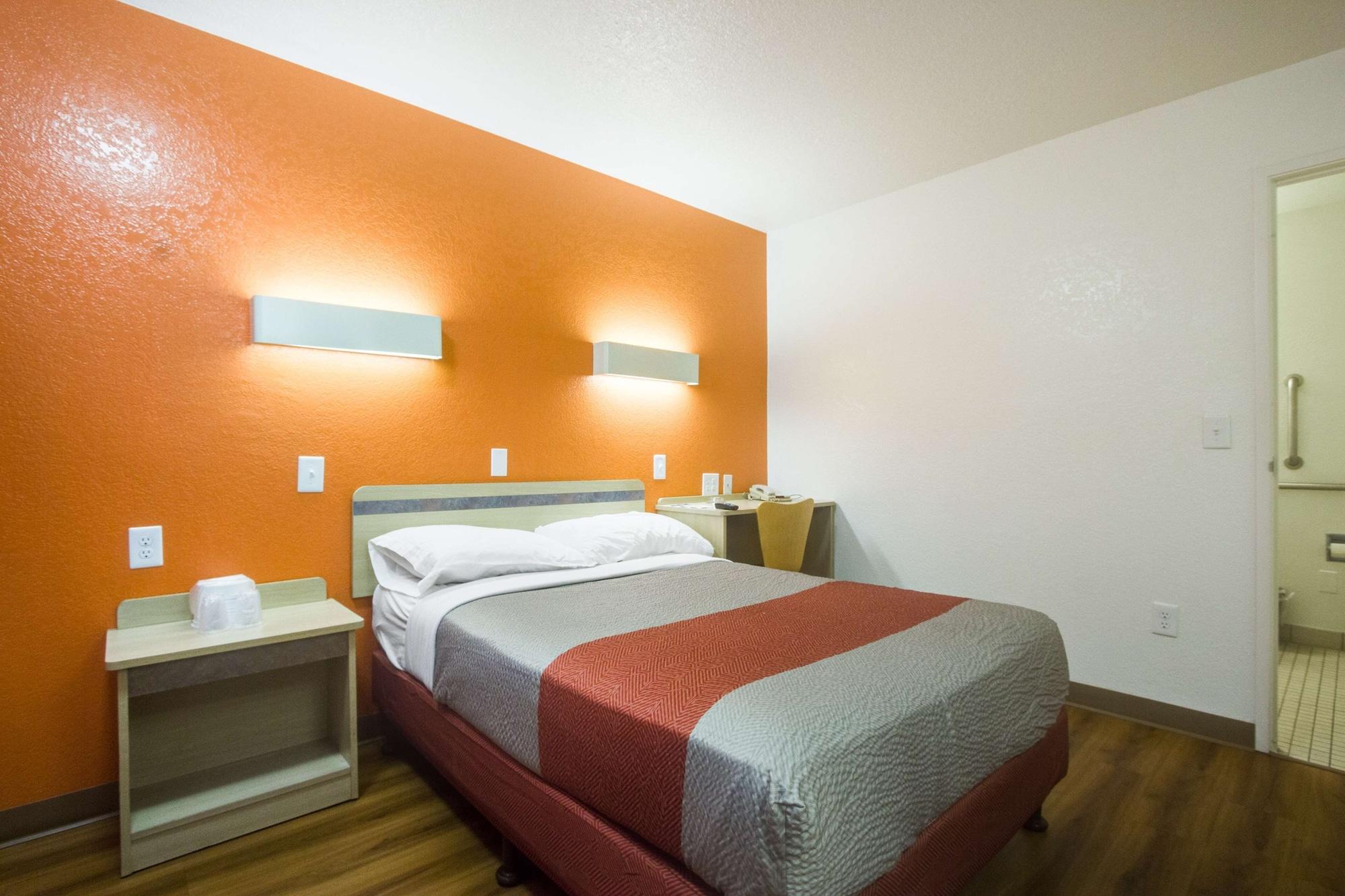 Park Inn By Radisson, Lakewood Bagian luar foto