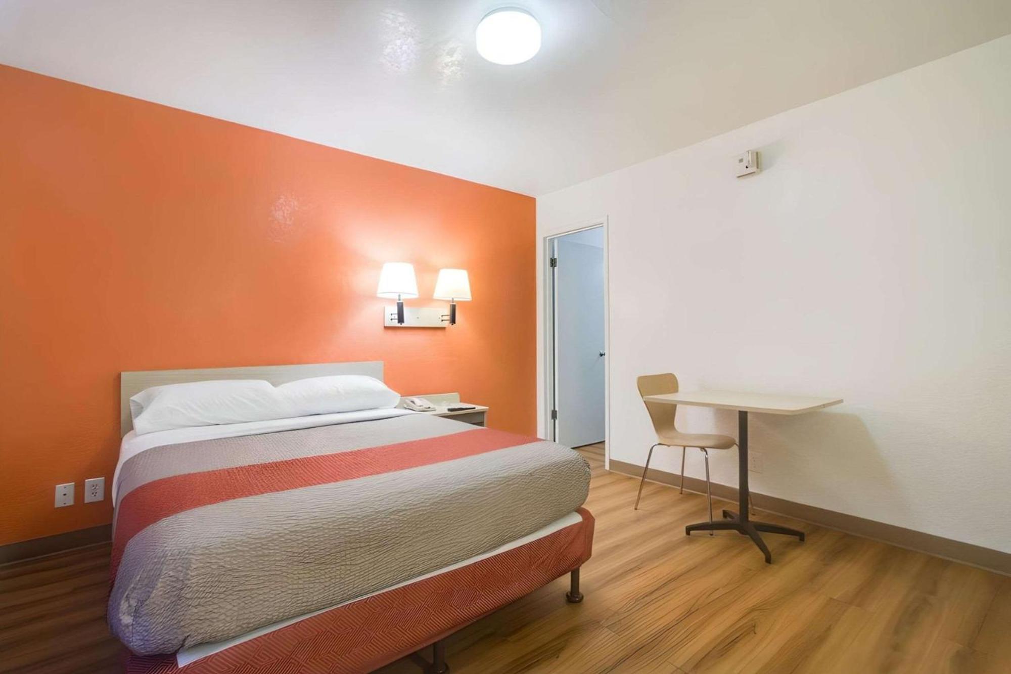 Park Inn By Radisson, Lakewood Bagian luar foto
