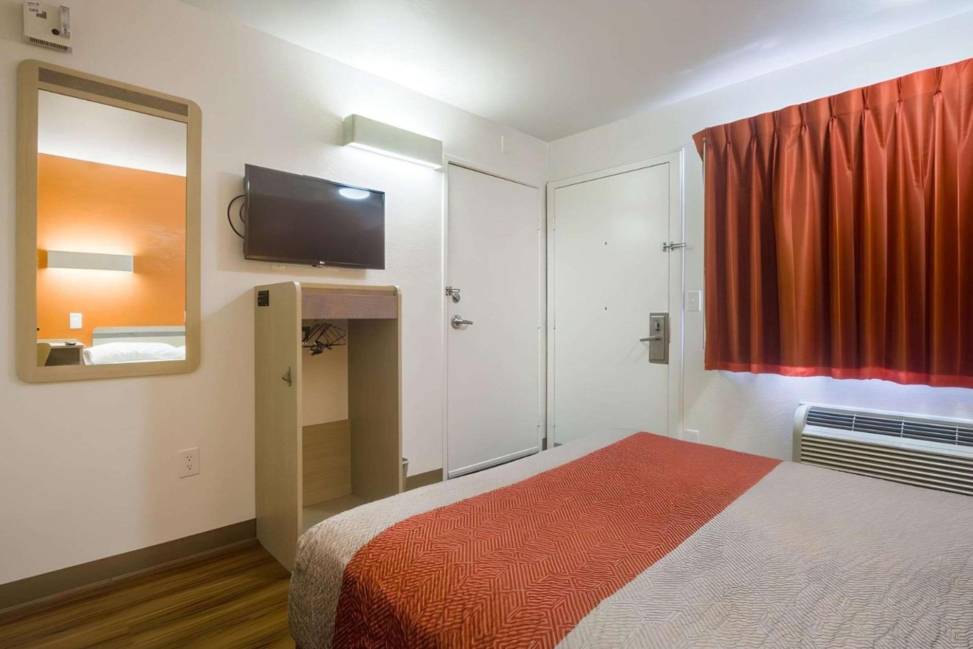 Park Inn By Radisson, Lakewood Bagian luar foto