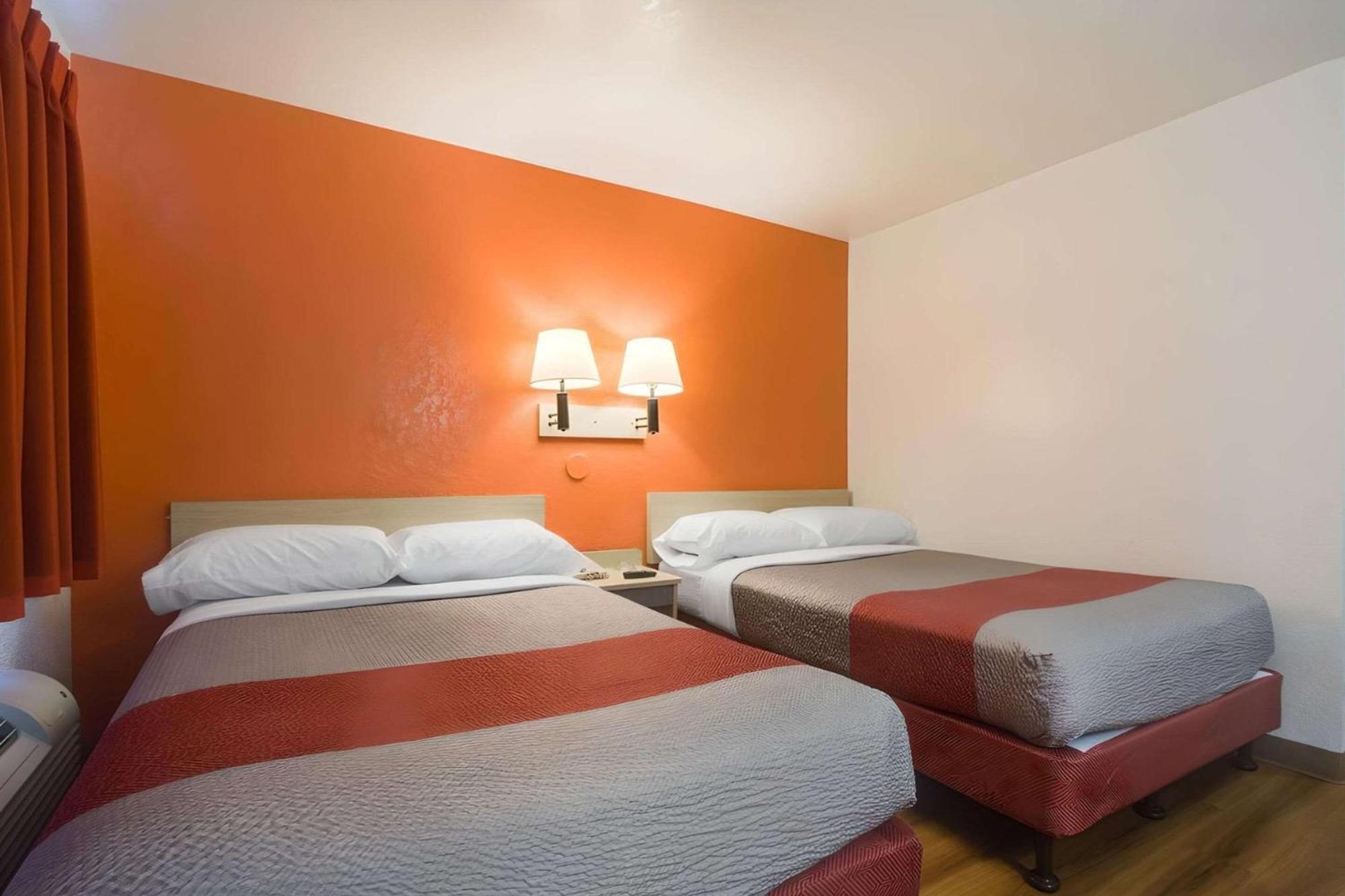 Park Inn By Radisson, Lakewood Bagian luar foto