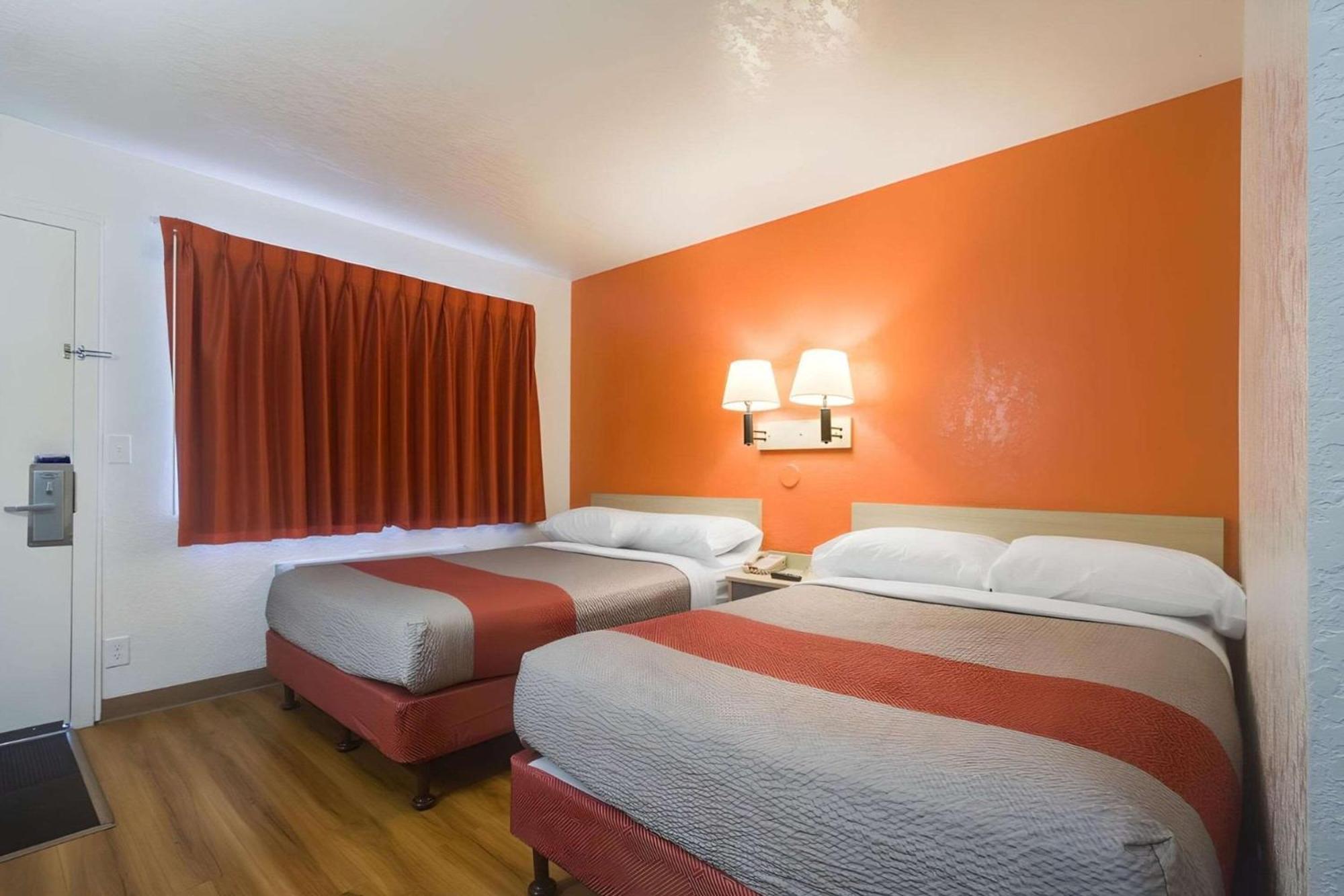 Park Inn By Radisson, Lakewood Bagian luar foto