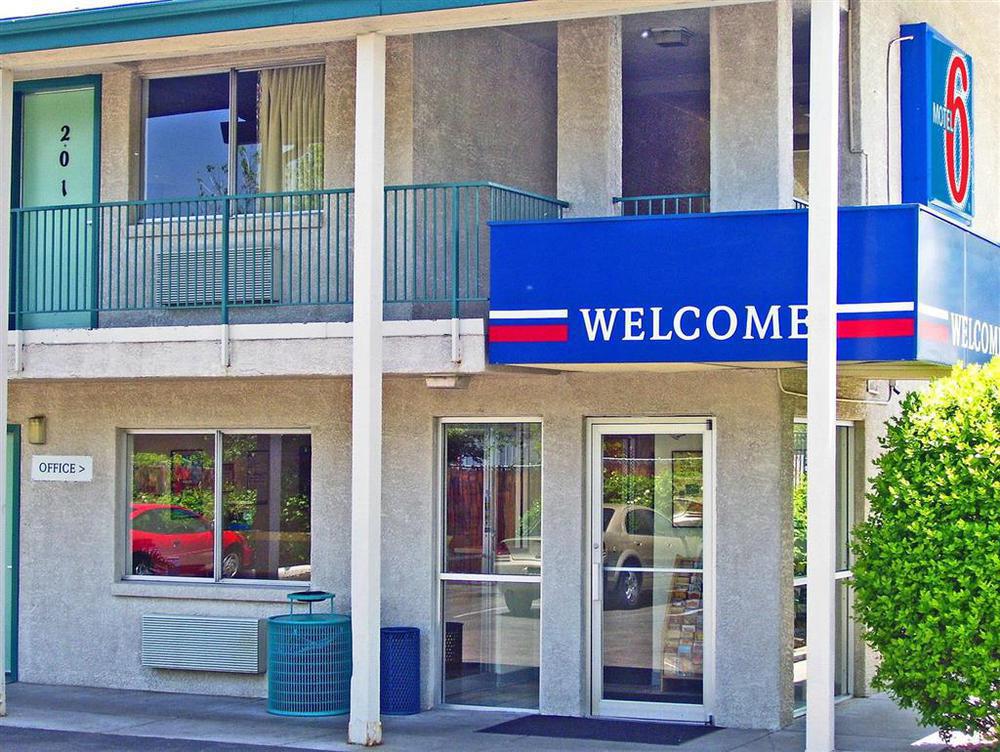 Park Inn By Radisson, Lakewood Bagian luar foto